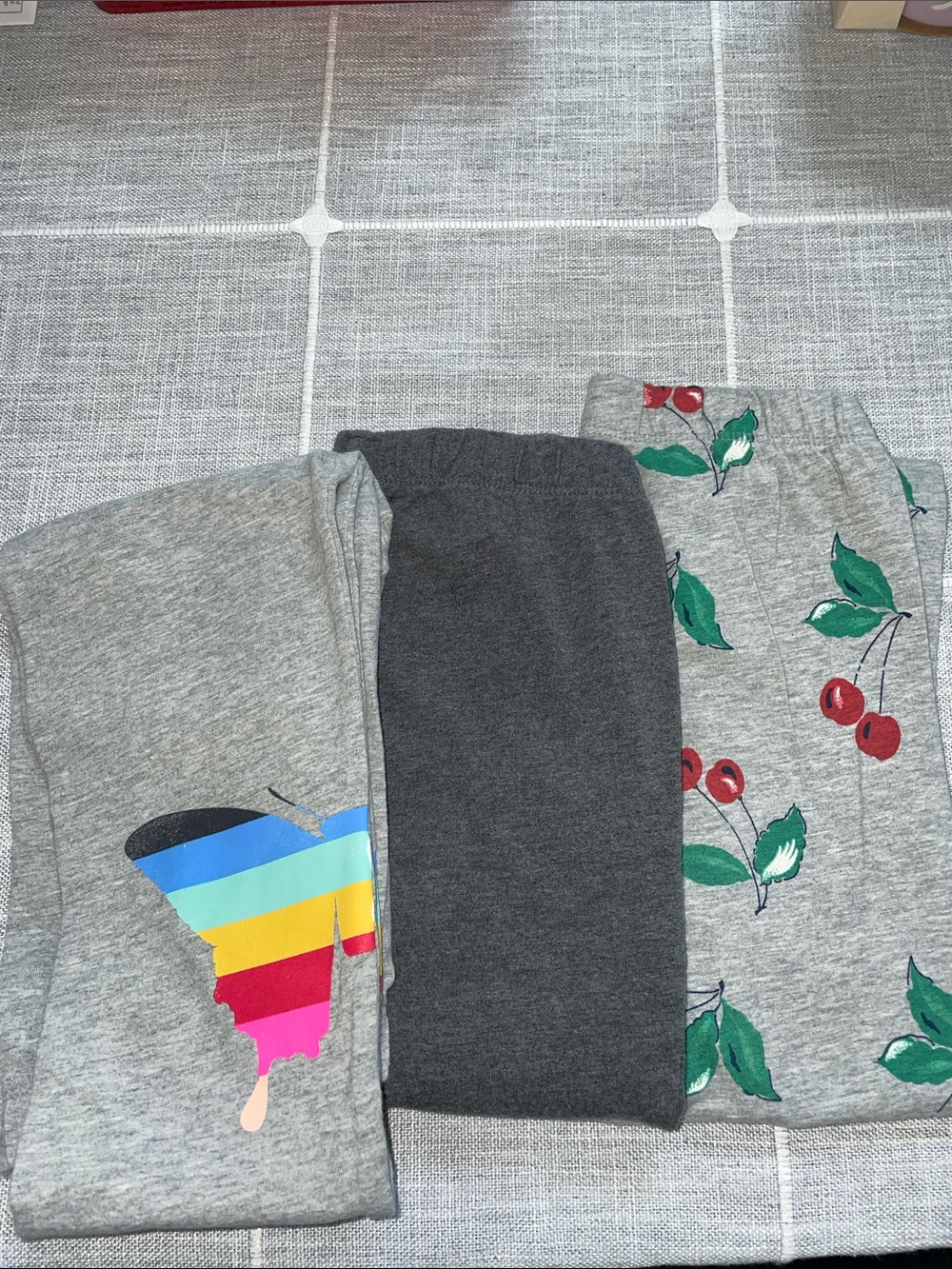 GAP Girls Gray leggings with cherry 🍒, rainbow butterfly design and dark gray